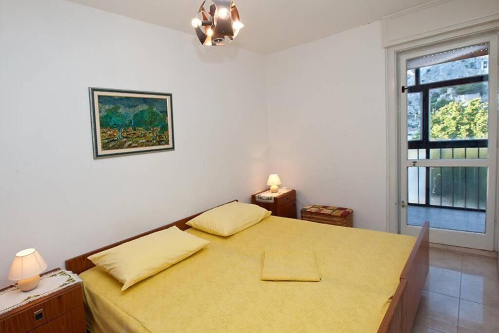 Sara Apartment Punta Omis Near Sandy Beach Eksteriør billede