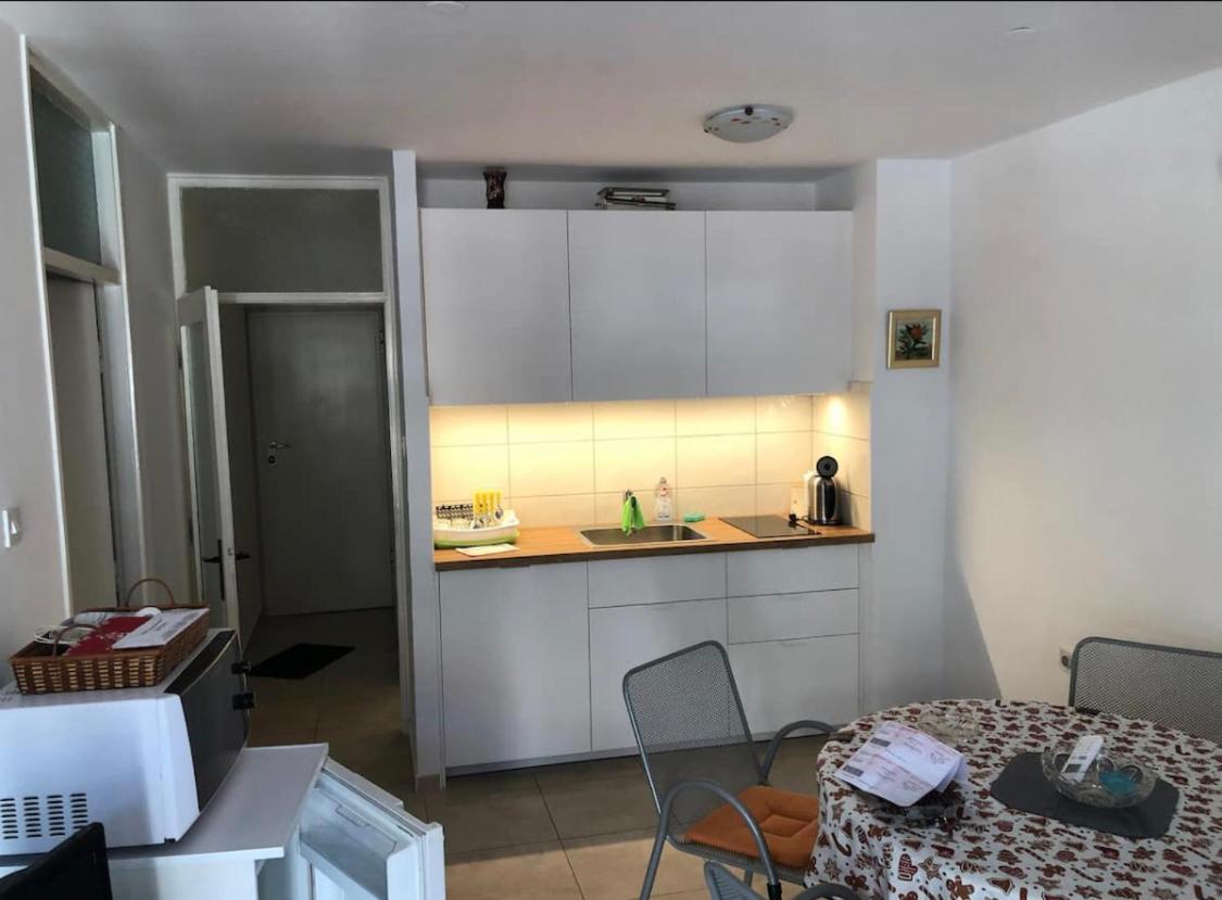 Sara Apartment Punta Omis Near Sandy Beach Eksteriør billede
