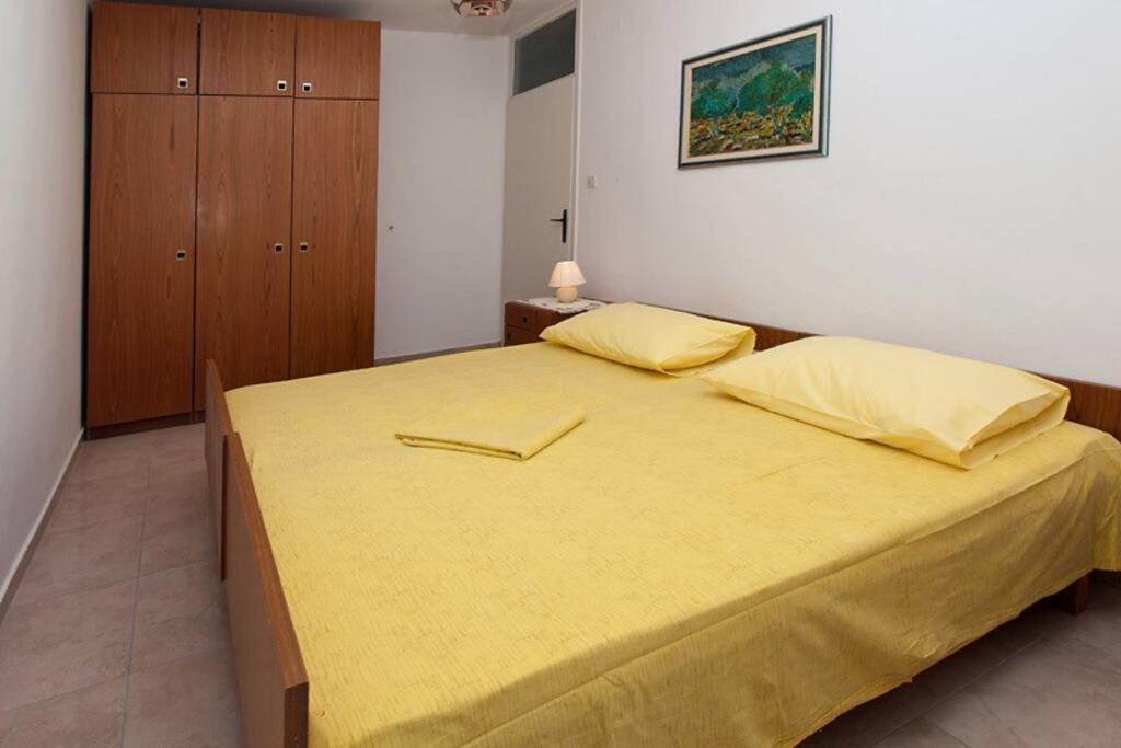 Sara Apartment Punta Omis Near Sandy Beach Eksteriør billede