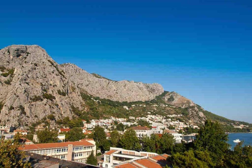 Sara Apartment Punta Omis Near Sandy Beach Eksteriør billede